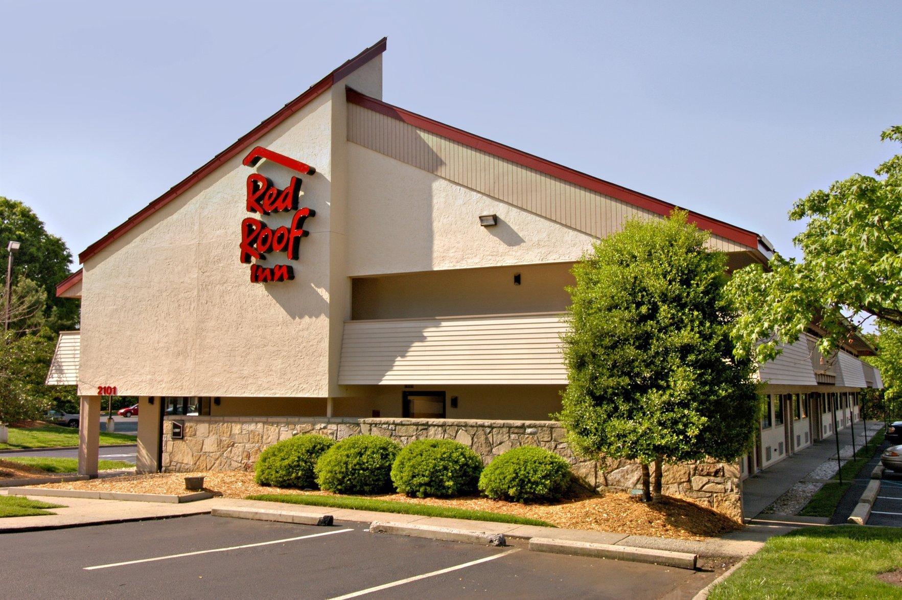 Red Roof Inn Greensboro Coliseum Exterior photo