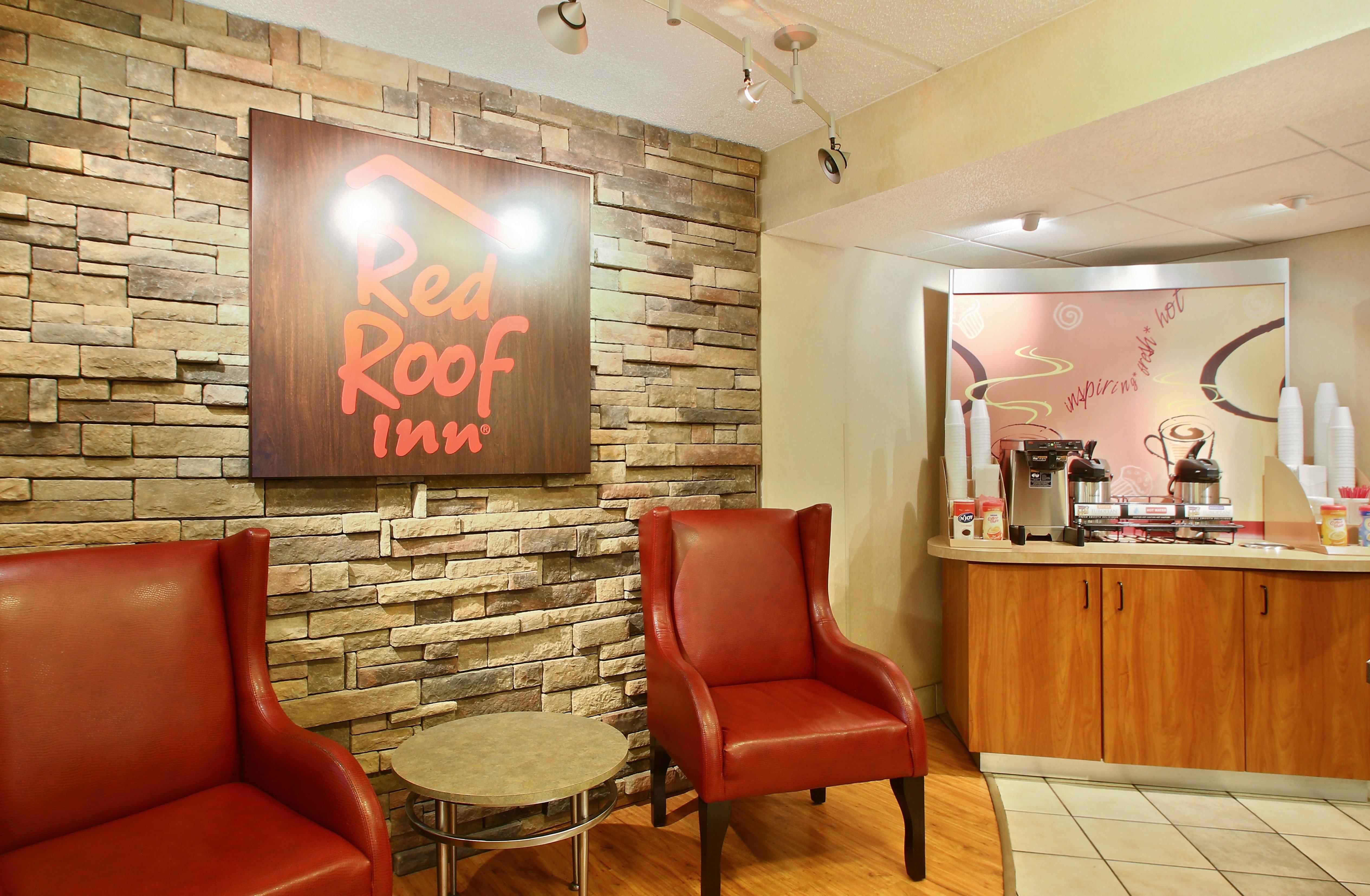 Red Roof Inn Greensboro Coliseum Exterior photo